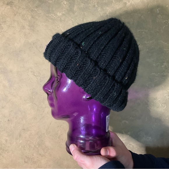 Schitts Creek A Little Bit Alexis Toque Knitted Hat - Picture 3 of 7